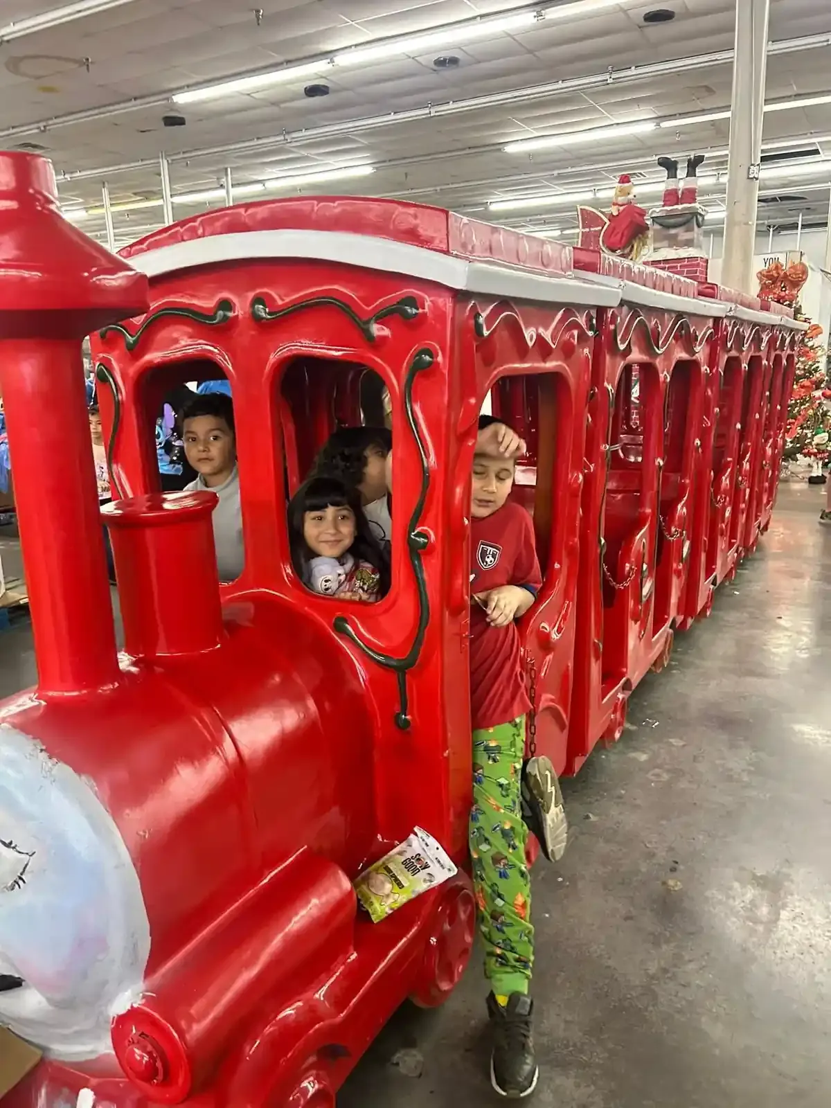Access Self Storage Managers Spread Holiday Cheer Through Community Service