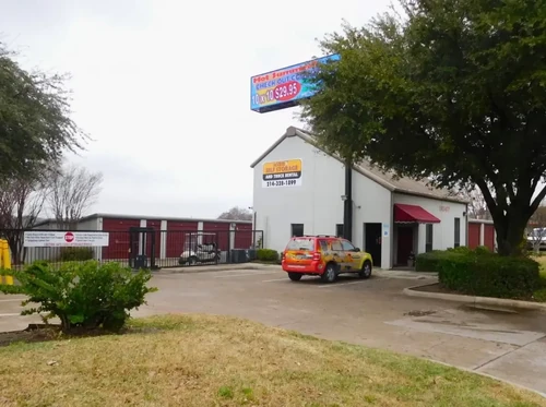 Access Storage - East Dallas storage facility exterior view