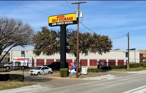 Access Storage - Oak Cliff storage facility exterior view